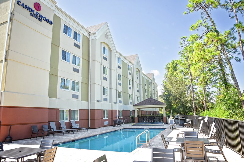 Candlewood Suites Ft Myers I 75 4/40