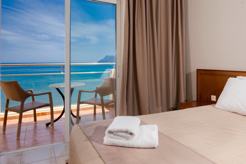 Sunny Bay Hotel 40/67