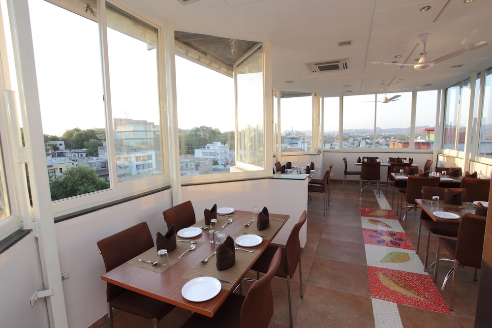 HOTEL DAYAL 32/41