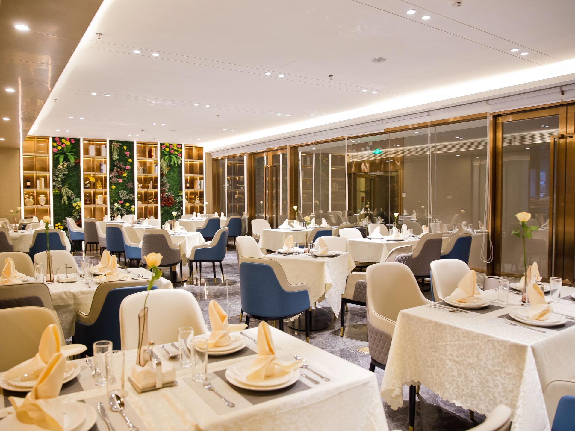 Lavande Hotel (Shenzhen Luohu Shuibei Cuizhu Metro Station) 40/48