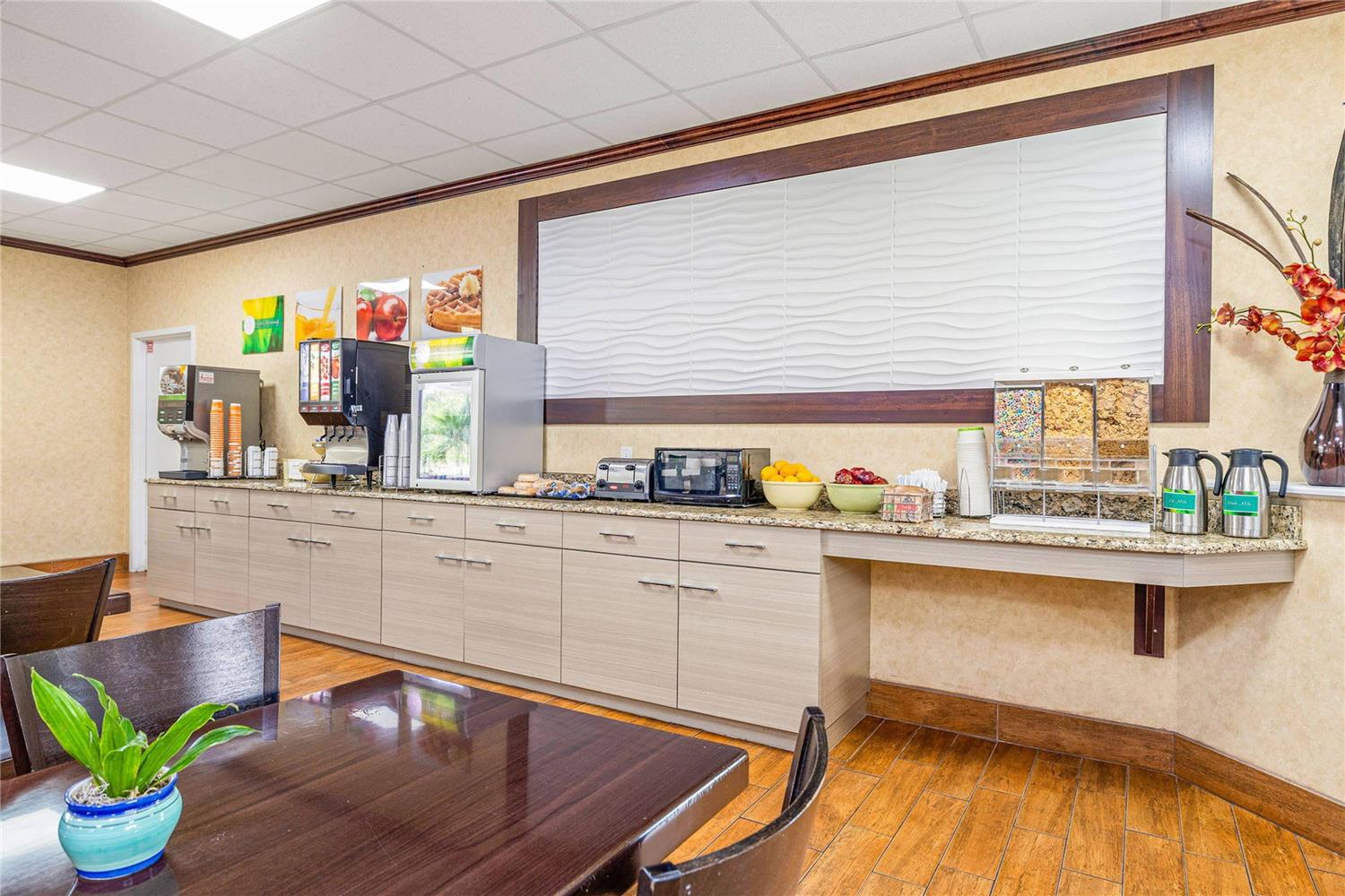 Quality Inn & Suites Tampa near Fairgrounds and Casino 10/16