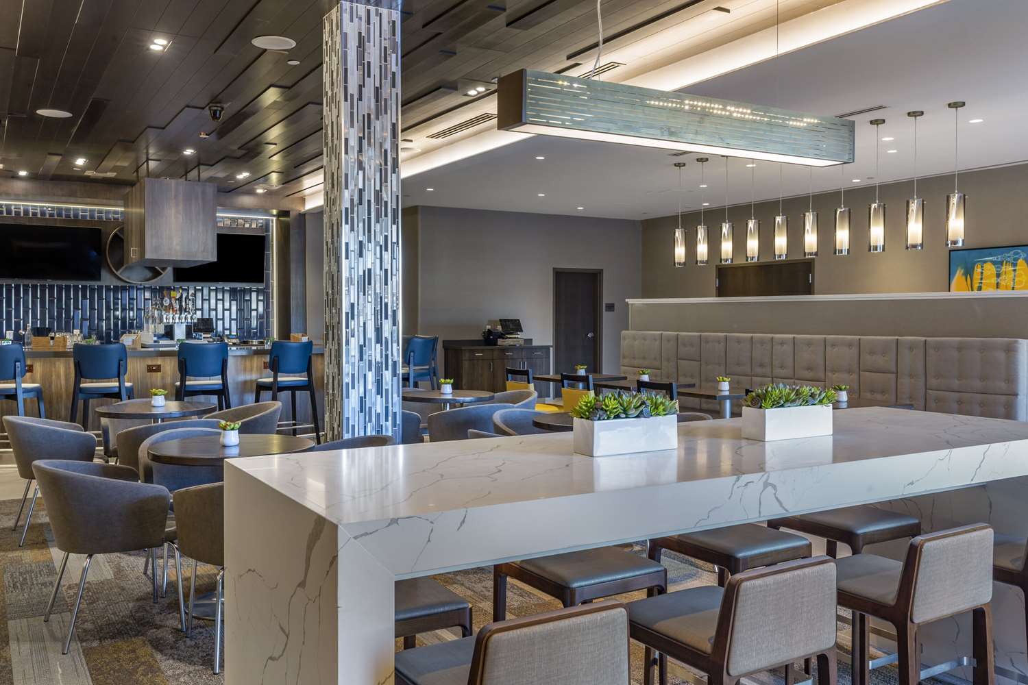 Cambria Hotel Manchester South Windsor 32/38