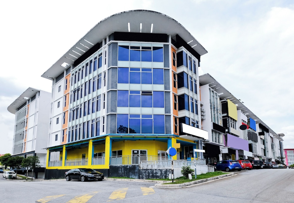 OYO 714 Arina Hotel 22/24