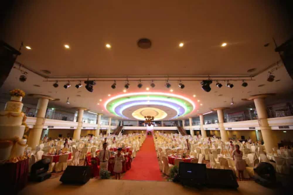 Pacific Palace Hotel 53/67
