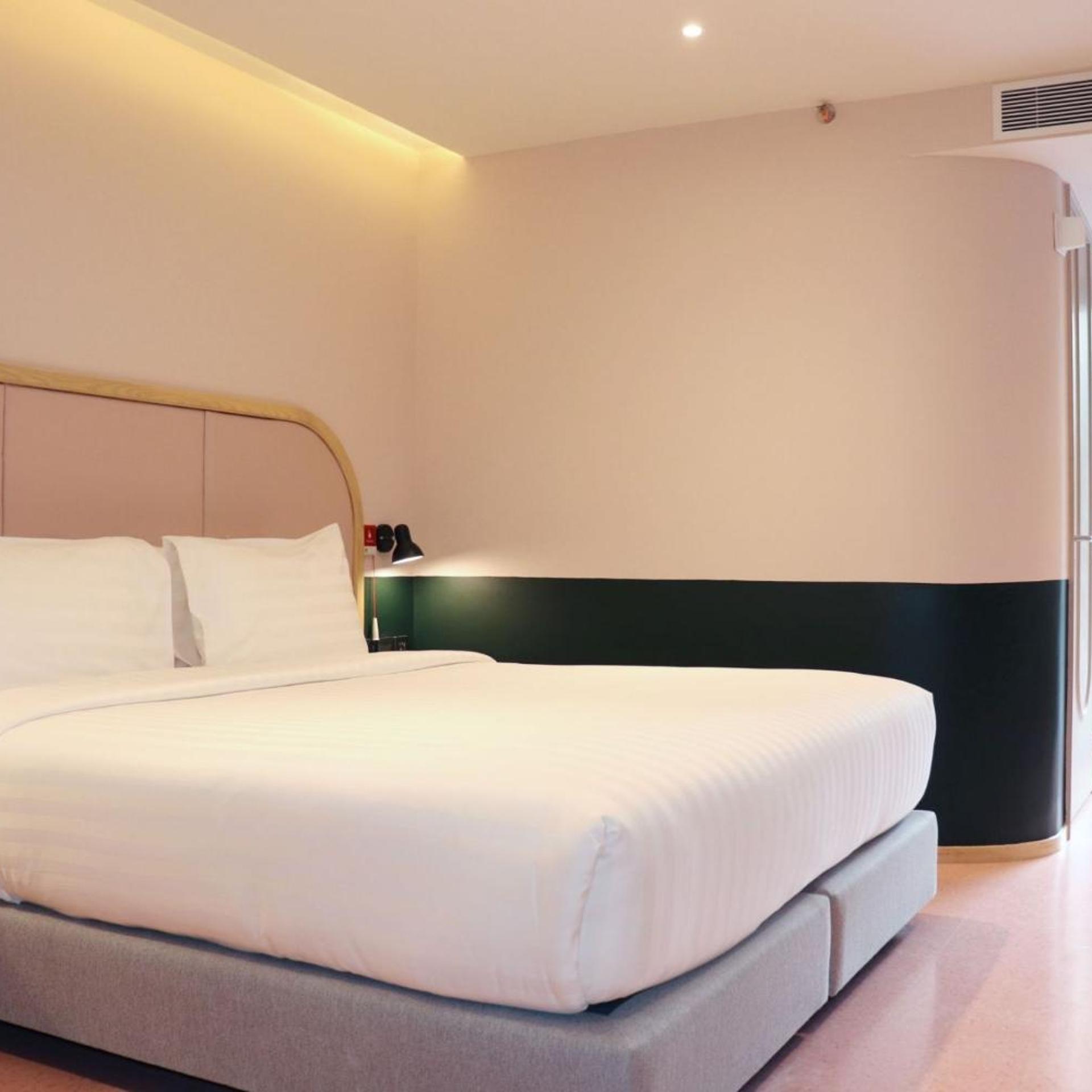 Deluxe, Double Bed