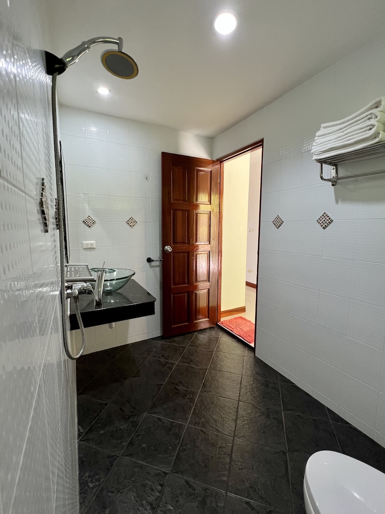 Mountain Sea View Luxury Apartments 69/72