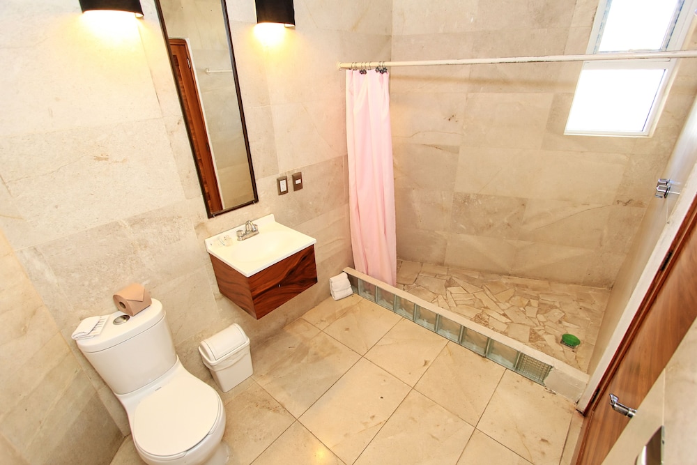 La Vista Hotel 40/50