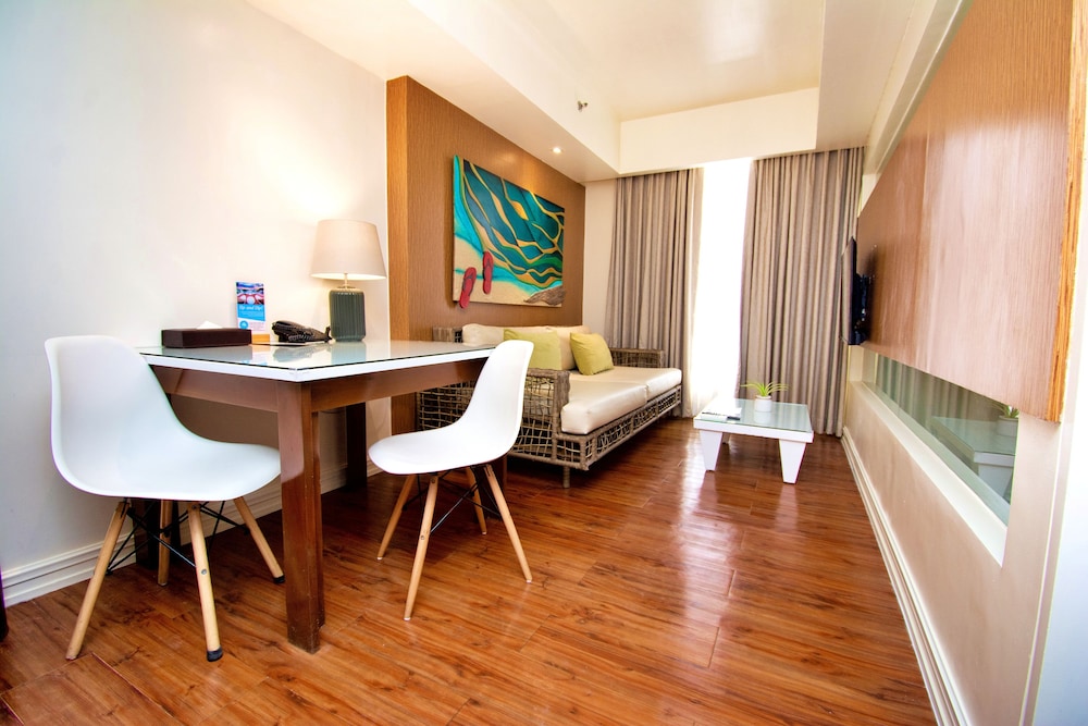 Ferra Premier Boracay by JG 53/62