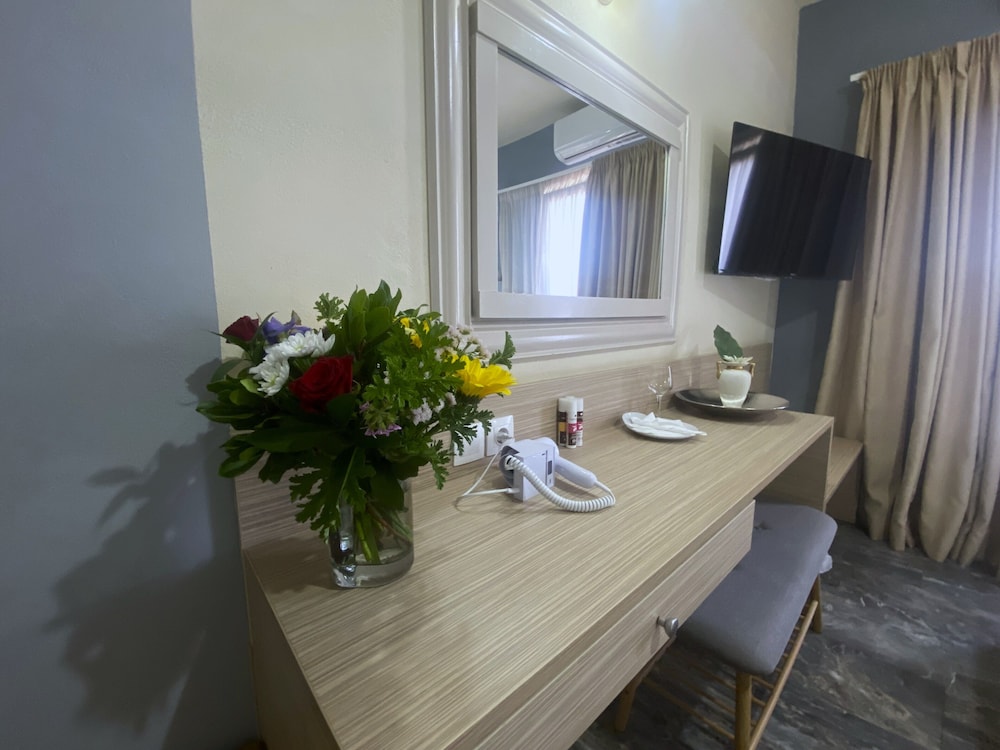 Thalia Deco City and Beach Hotel 36/48