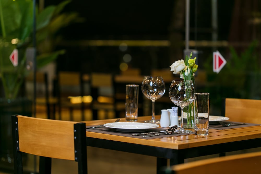 Halais Hotel 25/50