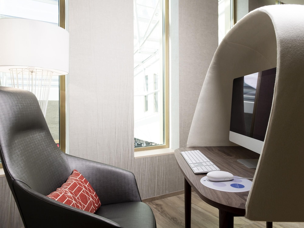 NOVOTEL CHARLEROI CENTRE 49/77