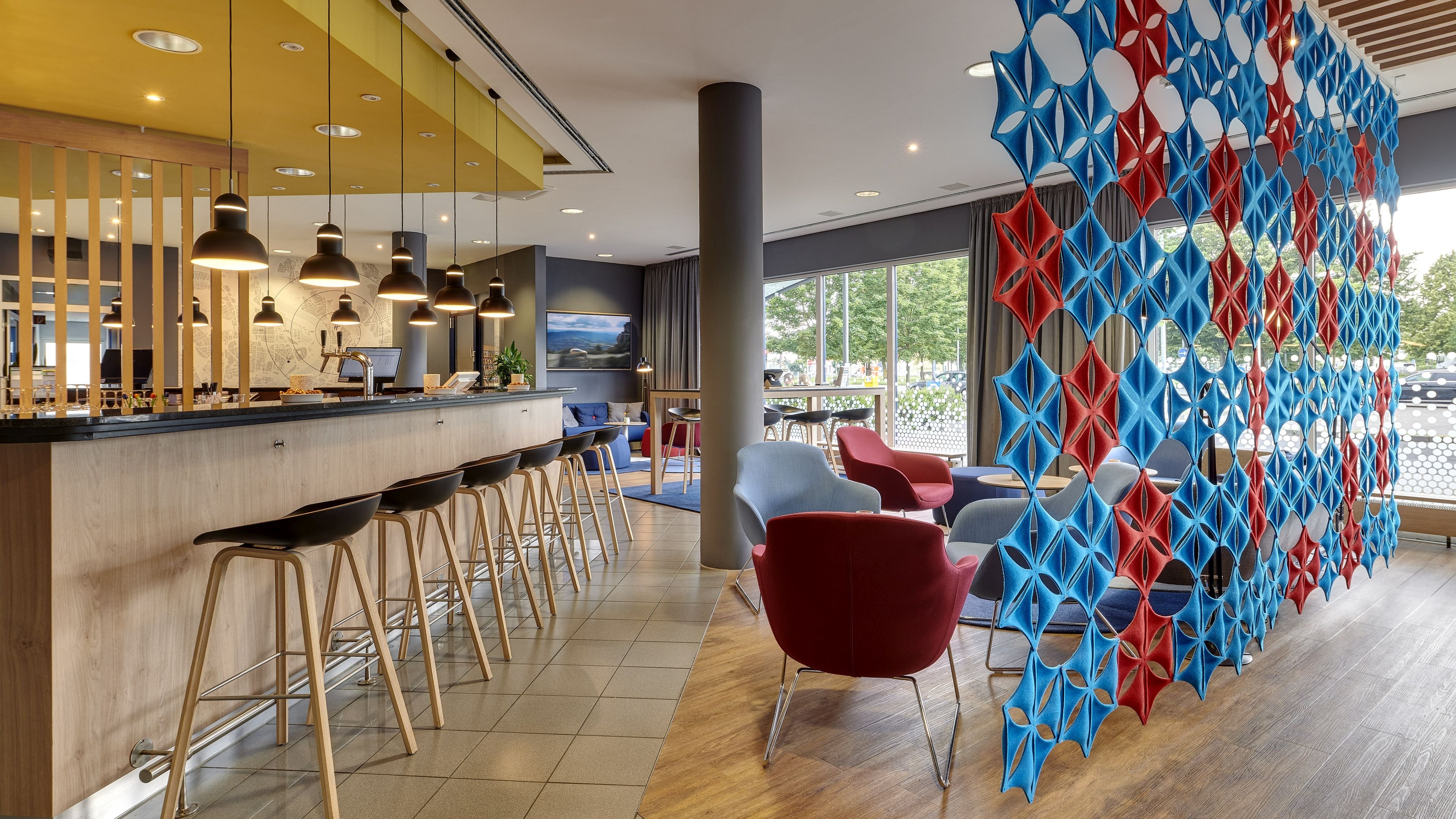 HOLIDAY INN EXPRESS COLOGNE MUELHEIM 26/45