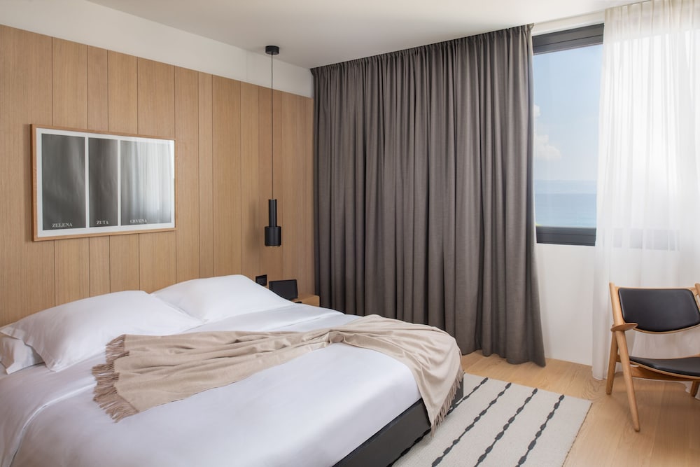 SUPERIOR, DOUBLE BED, SEA VIEW