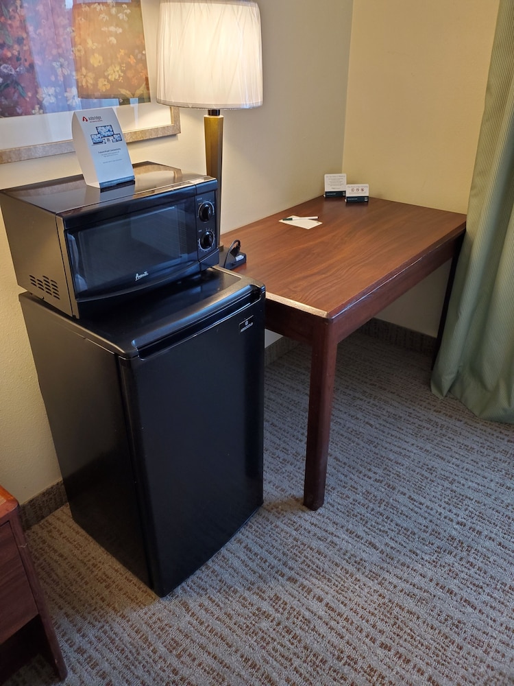 Wingate by Wyndham Uniontown 19/27