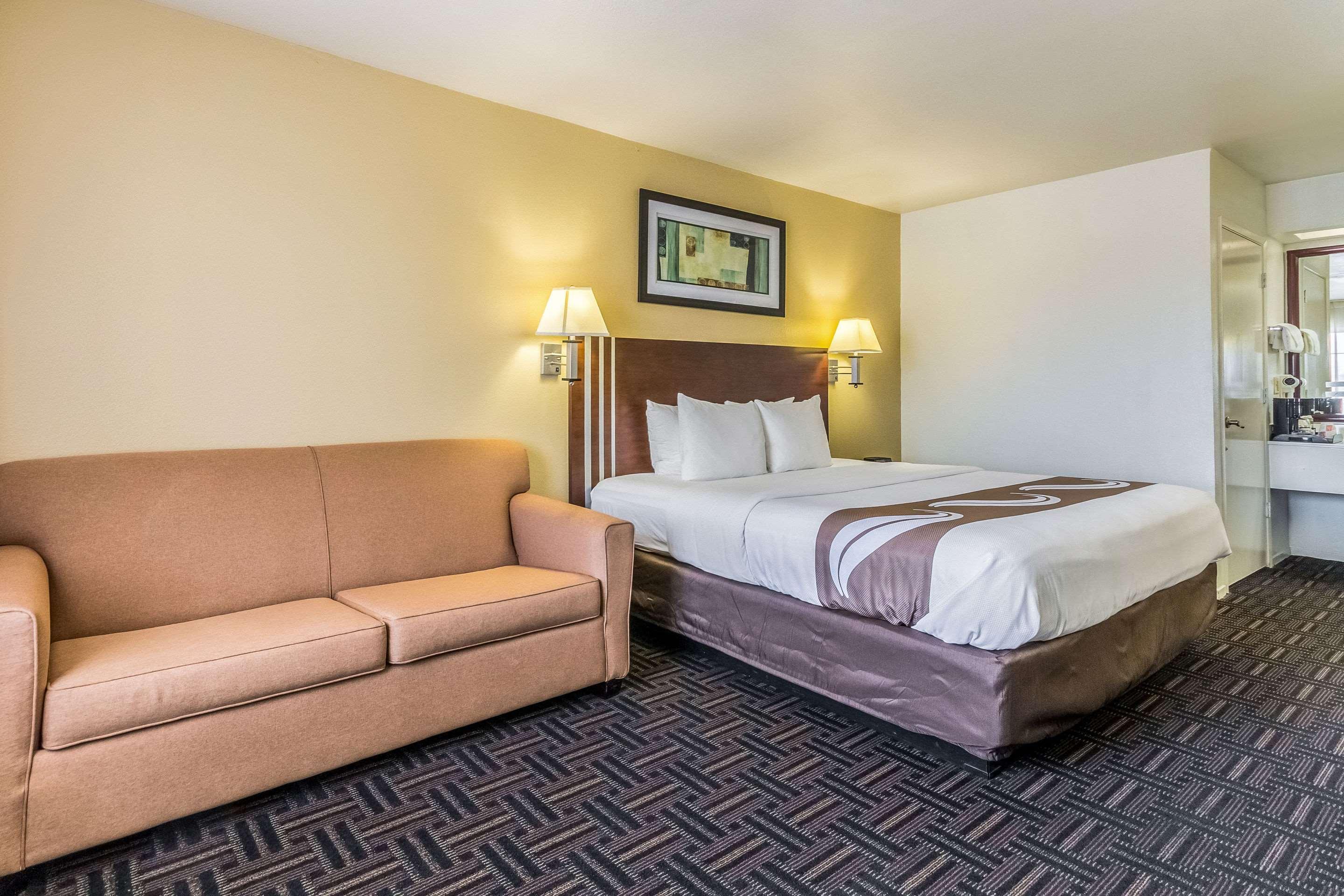 UPGRADE, KING BED