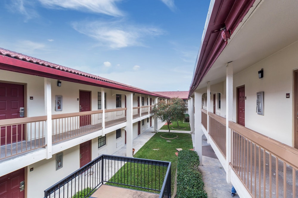 休斯顿东红屋顶酒店(Red Roof Inn Houston East - I-10) 图片4