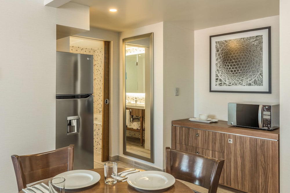 Hampton Inn by Hilton Tijuana 35/80