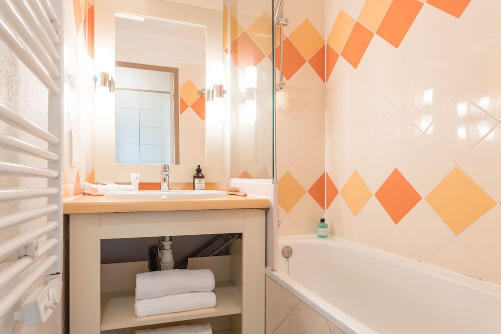 1 BEDROOM, APARTMENT