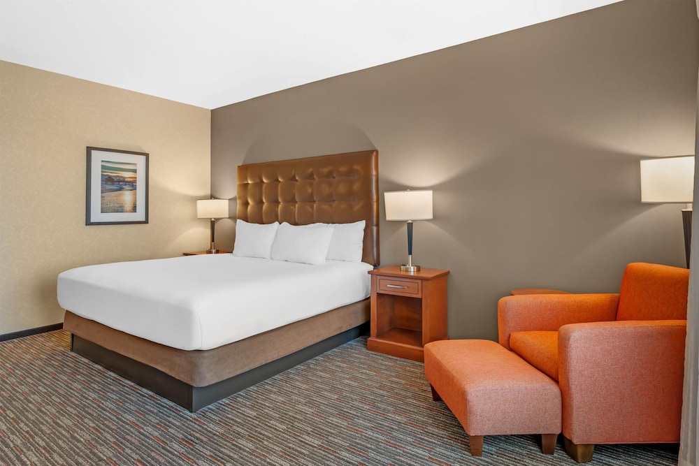 ROOM, KING BED