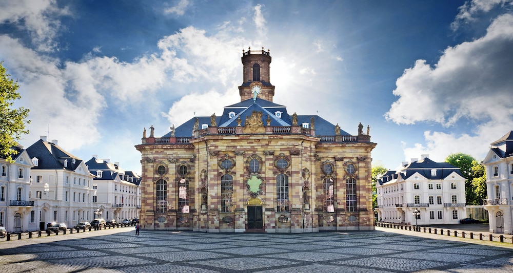 Victors Residenz Saarbrucken 4/75