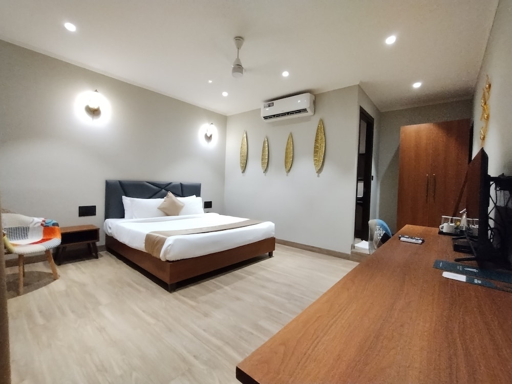 Stone Wood Resort & Spa 16/50