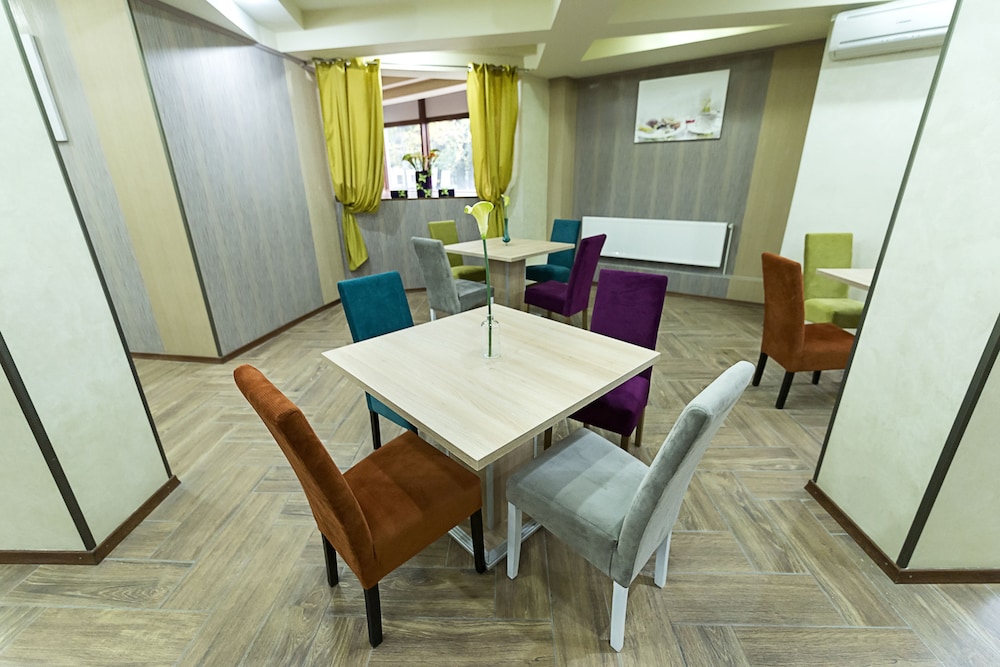 PRESTIGE BOUTIQUE HOTEL CRAIOVA 57/65