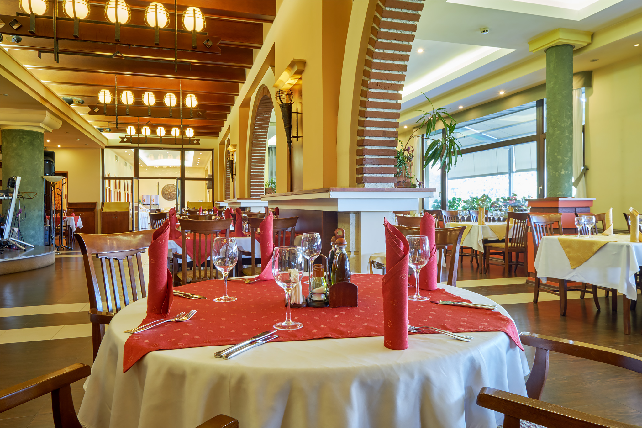 Yantra Grand Hotel 46/57