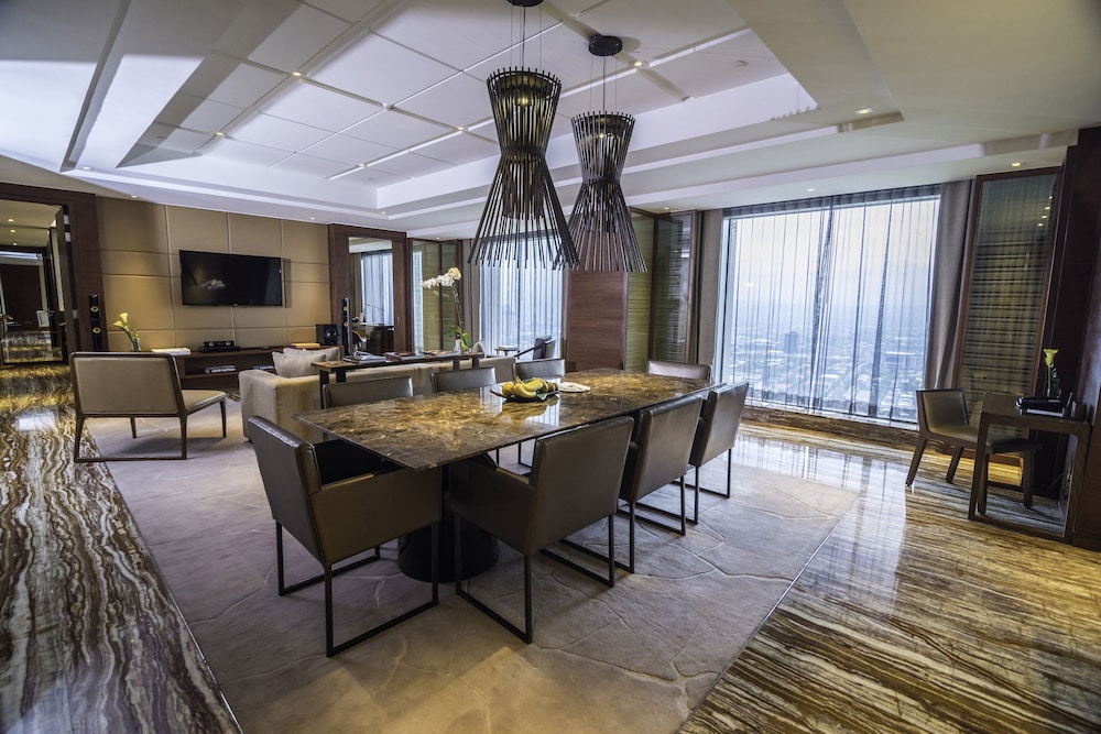 Marco Polo Ortigas Manila 47/57