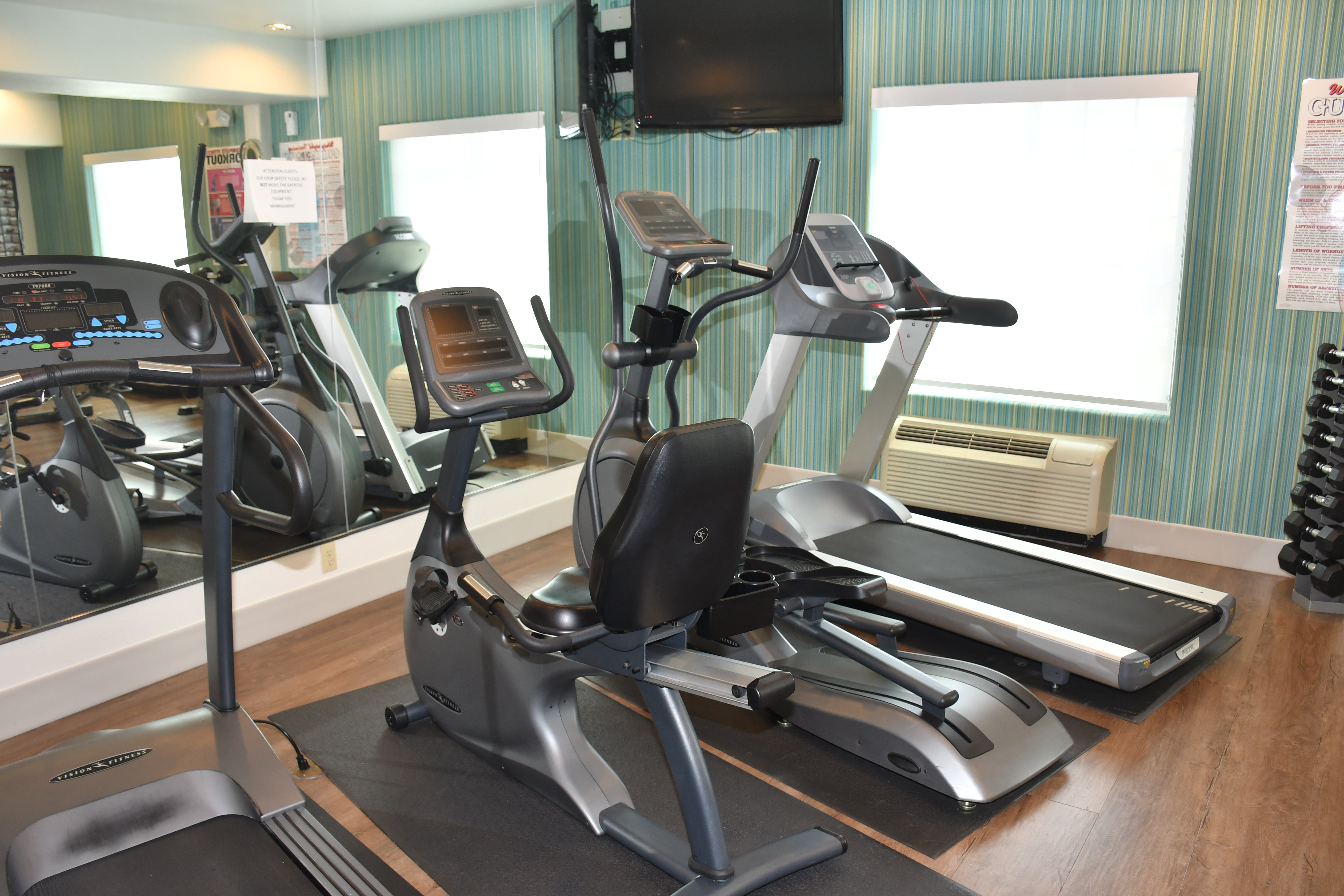 Holiday Inn Express Hotel And Suites Evanston 26/50