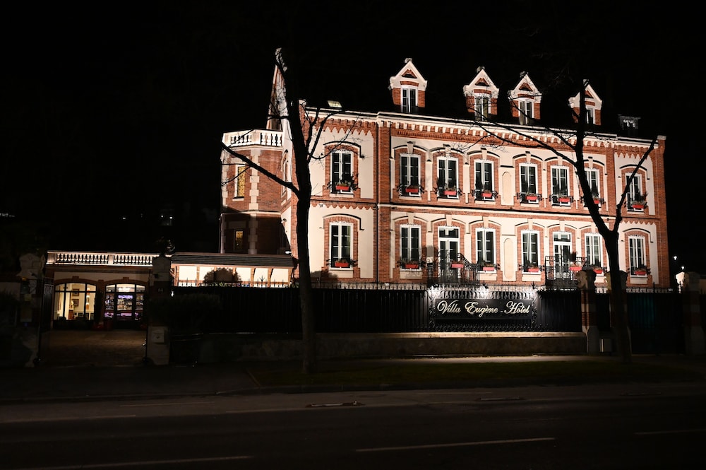 La Villa Eugene 4/64