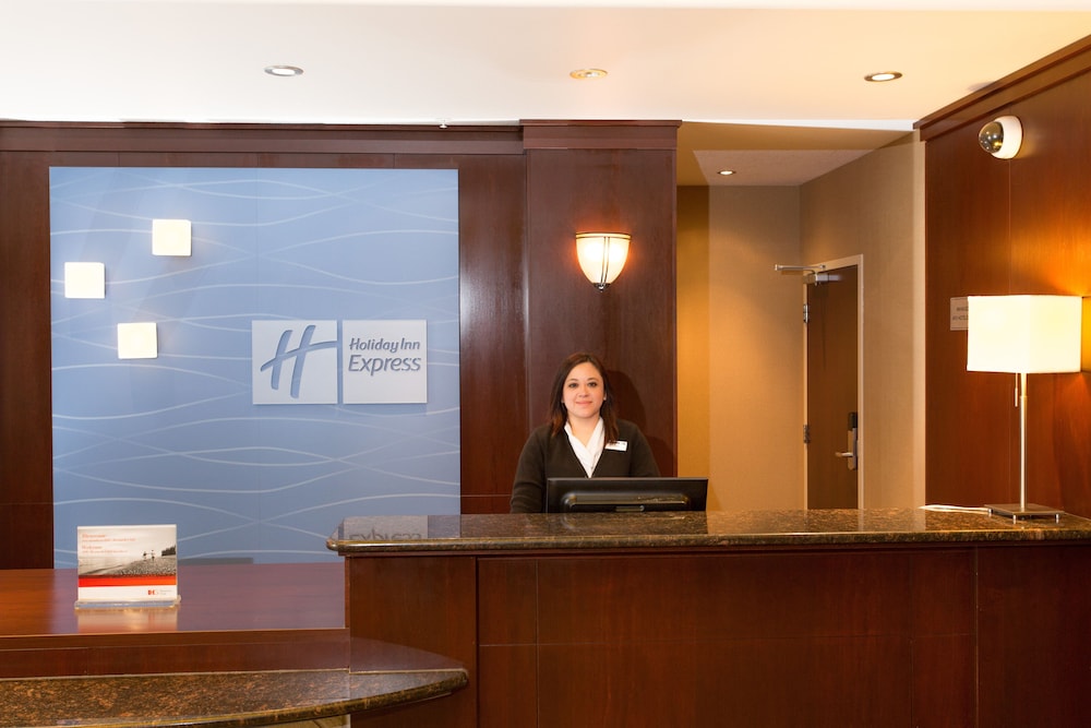 Holiday Inn Express Hotel Suites Whitecourt Southeast 7/78