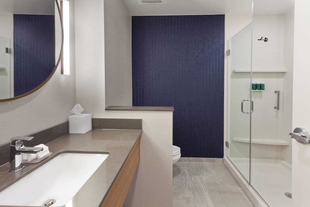 Fairfield Inn And Suites By Marriott Birmingham Colonnade 28/30