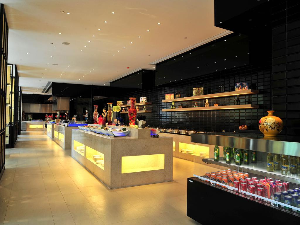 Wuxi Jinling Hotel 8/40