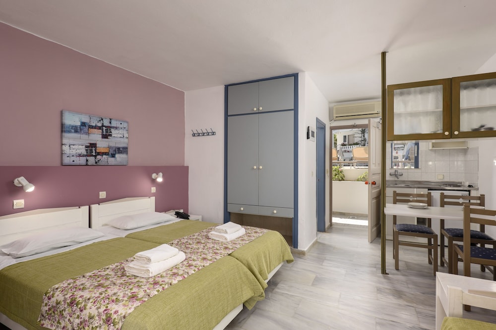 Ariadne Hotel 7/30