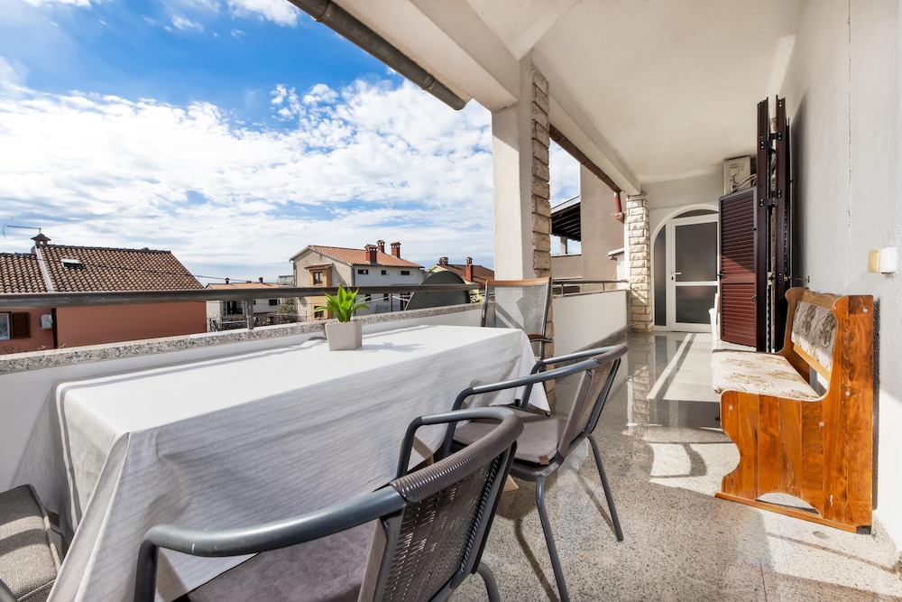 APARTMENT DIVNA 59/66