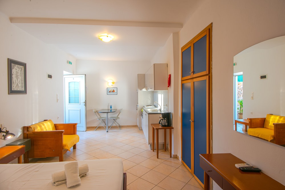 Hotel Polydoros 42/44