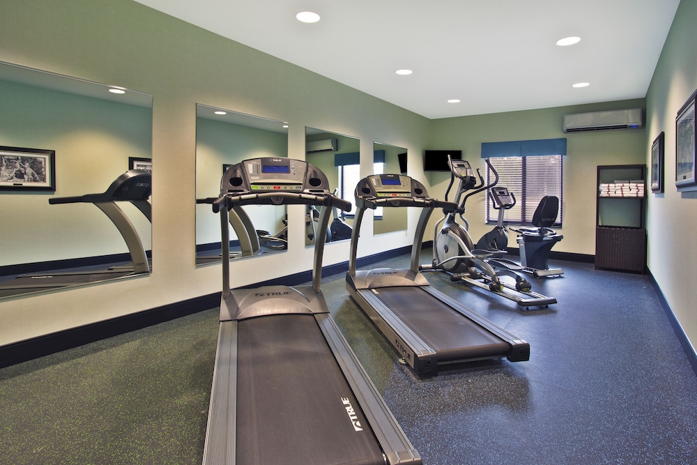 Holiday Inn Express Hastings 26/51
