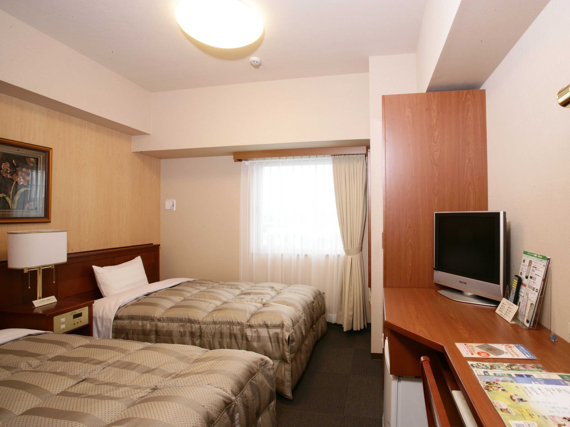 ROOM, TWIN BEDS, SMOKING