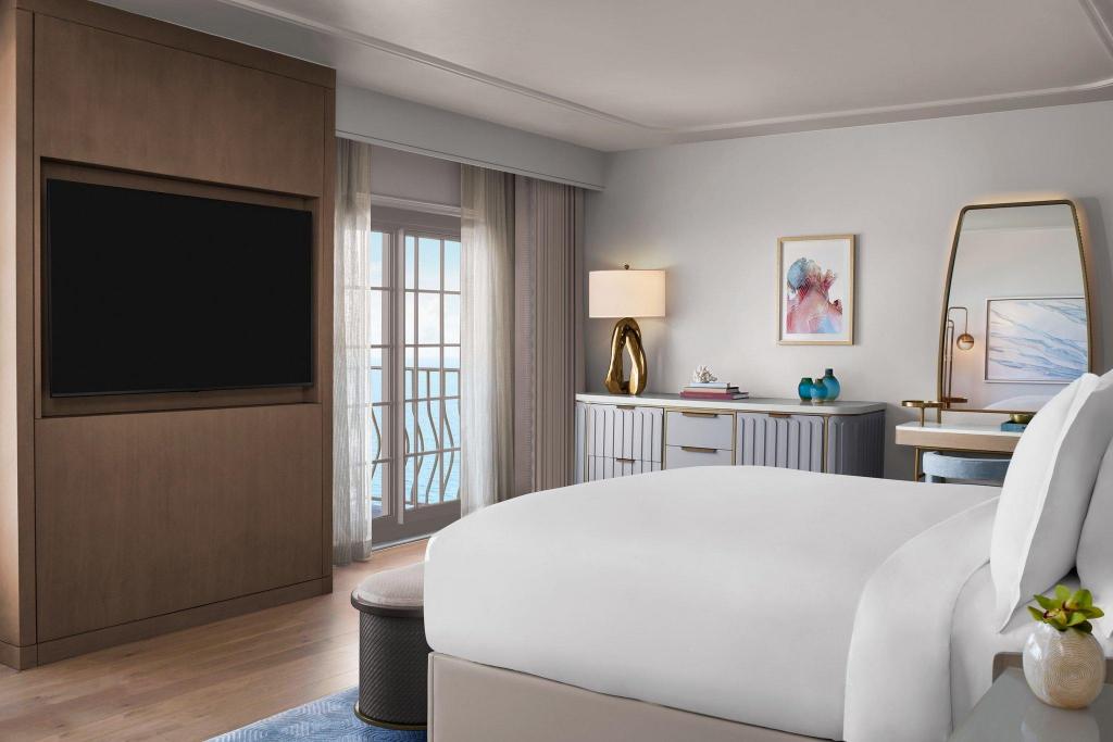 1 Bedroom, Presidential, Suite, King Bed, Ocean Front, Club Lounge Access, Corner