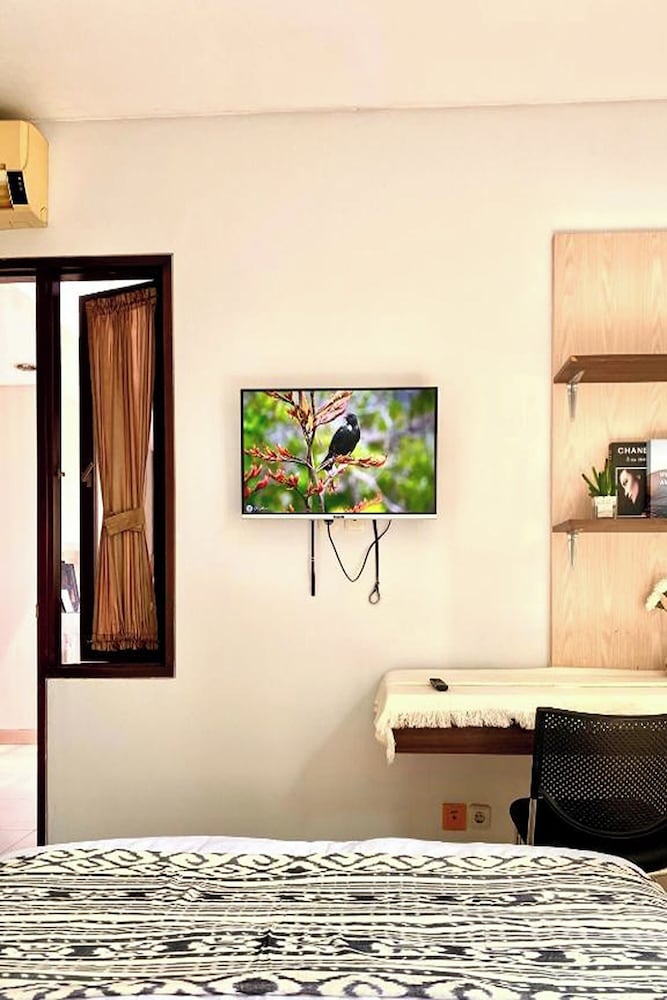 Behomy Corner 8 Lippo Karawaci by ZUZU 14/67
