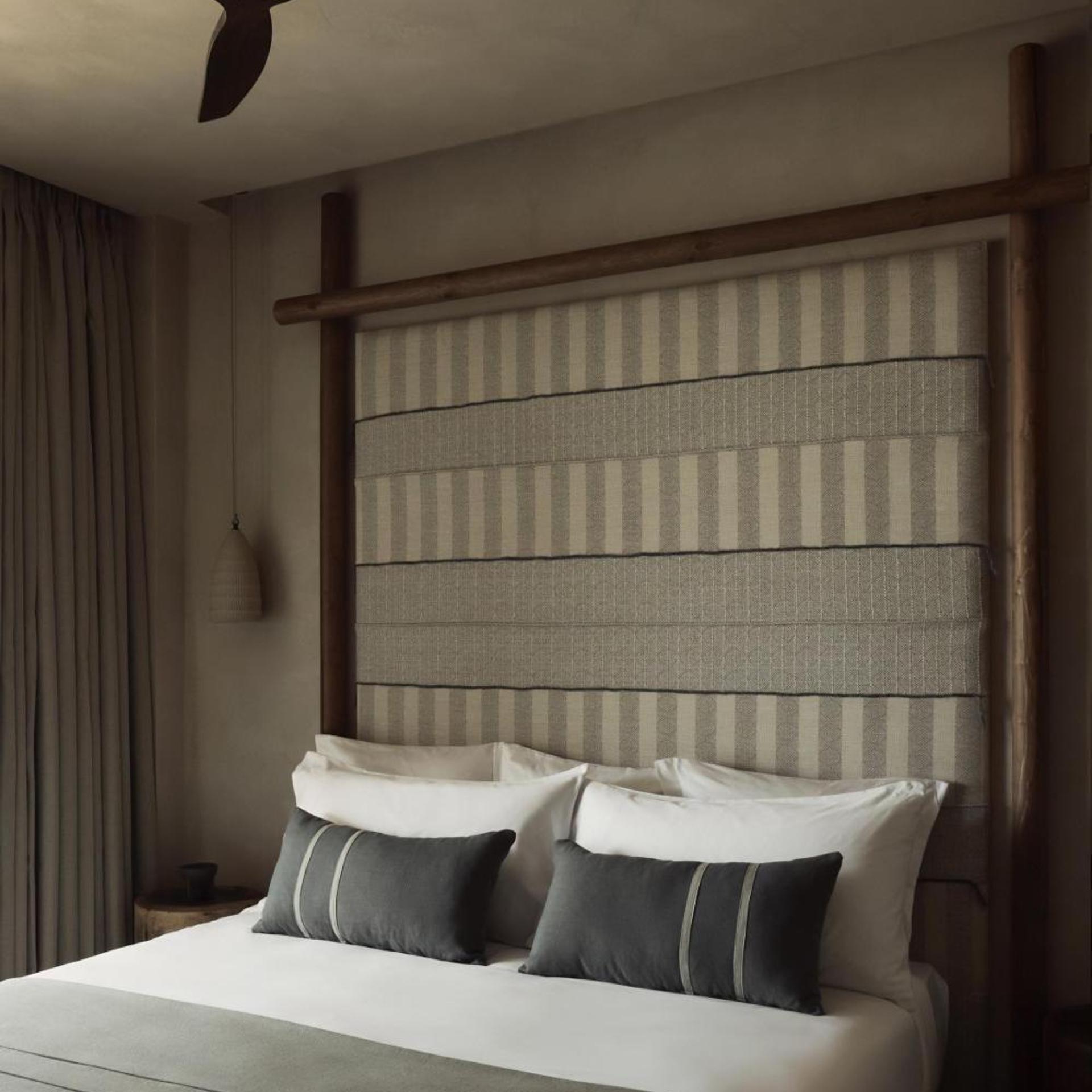 Signature, Pool, Suite, King Bed