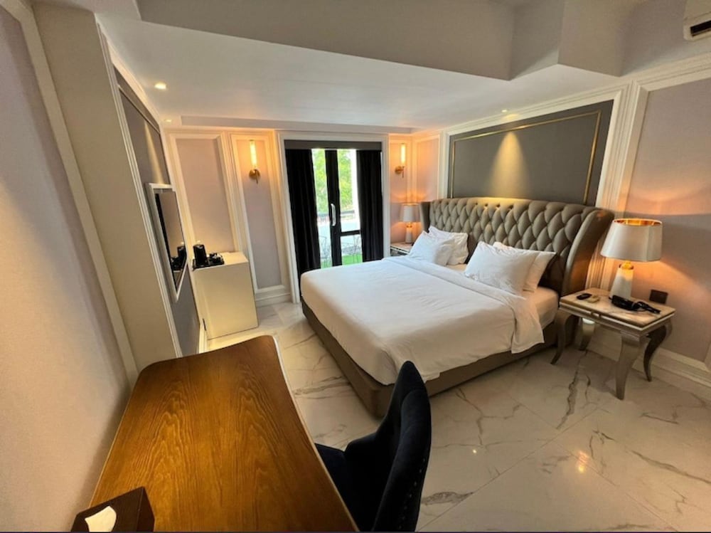 Grand Eska Hotel & Suites 17/38