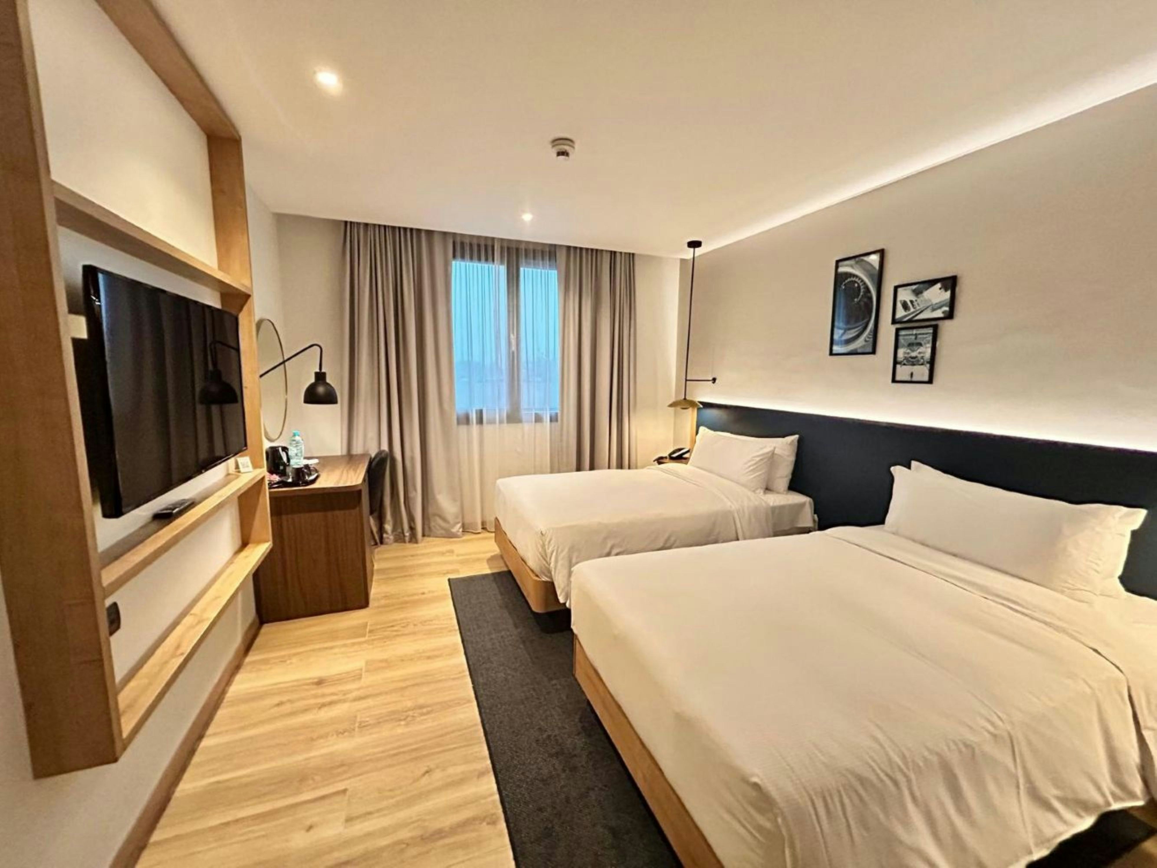 GUEST ROOM, TWIN BEDS