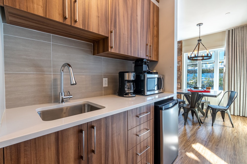 Le Viking Resort & Marina 50/50