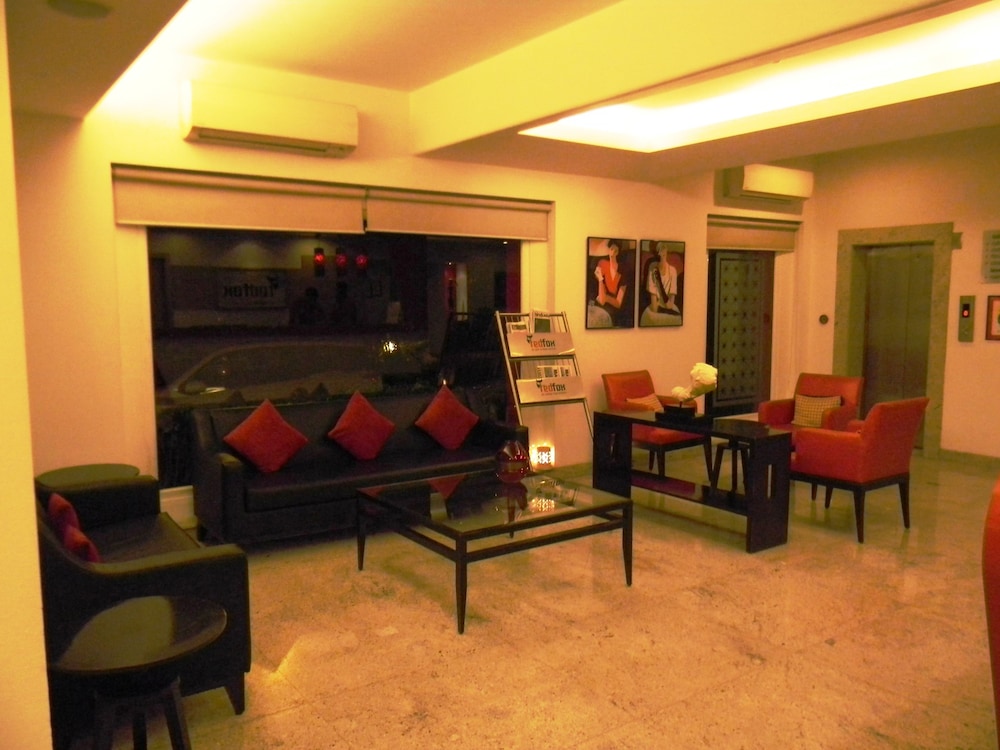 Red Fox Hotel East Delhi 29/59