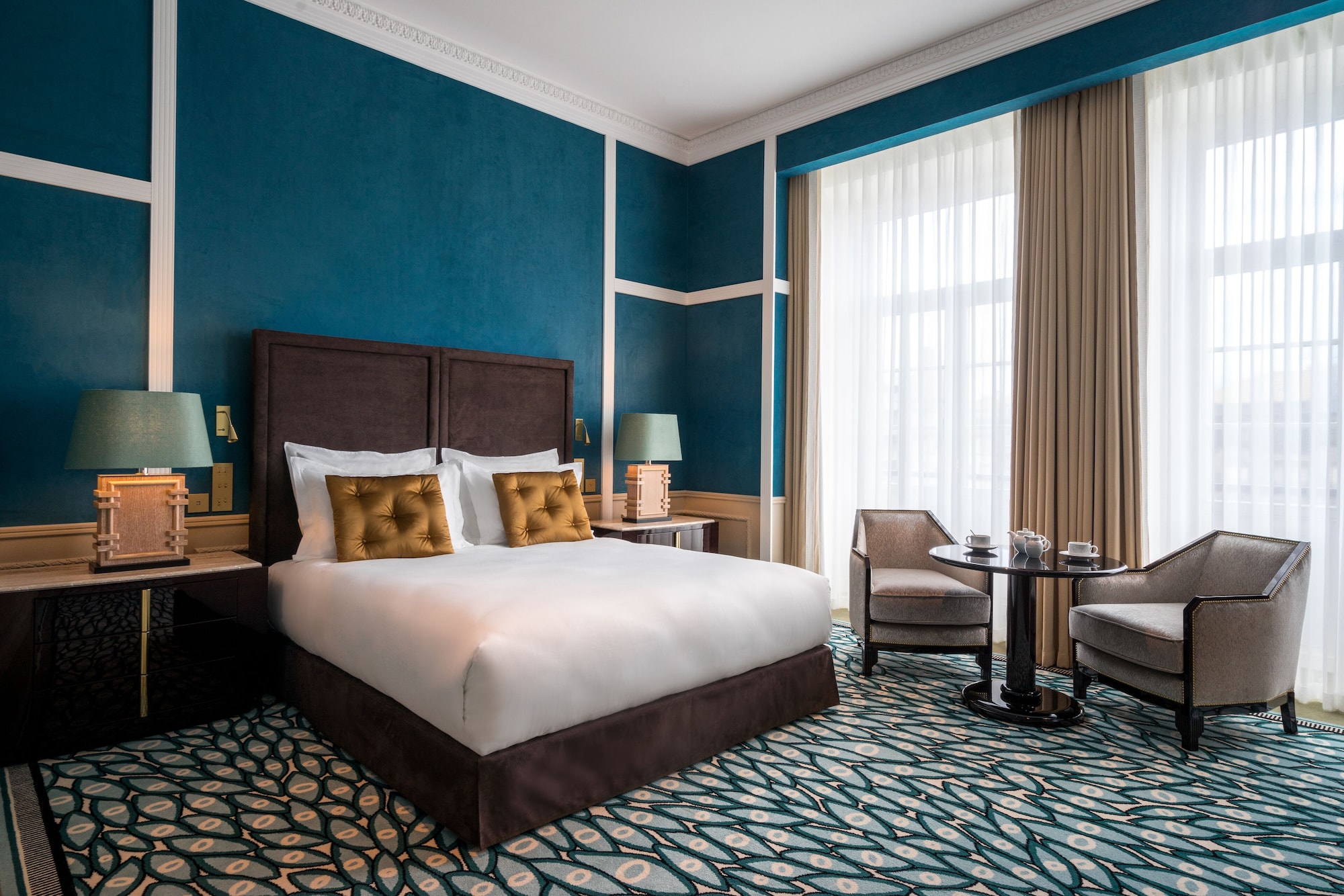 GRAND, DELUXE, SUITE
