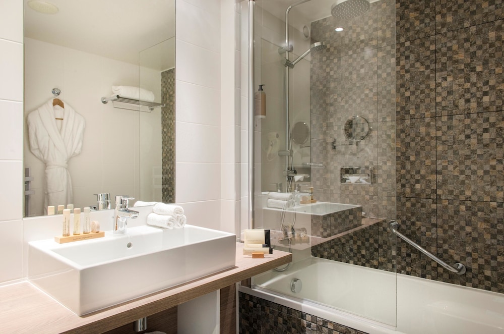 Best Western Plus Paris Saclay 9/65