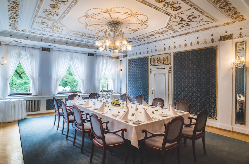 Esplanade Hotel Prague 52/64