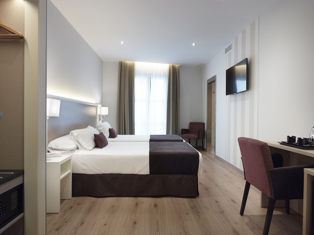 Maestranza Hotel 11/52
