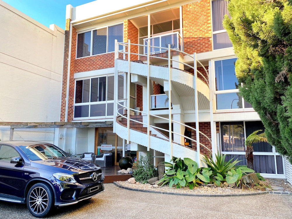 BAY BREEZE BOUTIQUE ACCOMMODATION 71/81